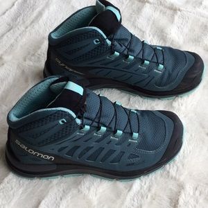 Women’s Solomon Synapse hiking shoes sz 6.5